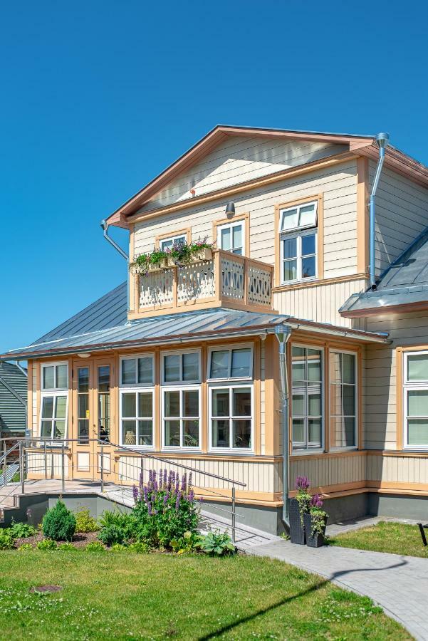 Villa Frieda Hapsal Exteriör bild